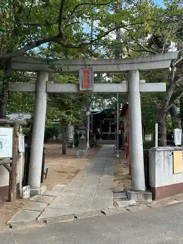 諏訪神社の鳥居