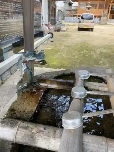 炬口八幡神社の手水舎