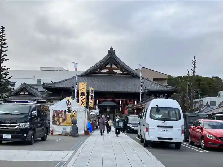 秋葉山圓通寺の本殿・本堂
