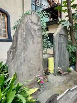 感応寺の{uncategorized: "未分類", other: "その他", undefined: "問題あり", building: "その他建物", grave: "お墓", sacred_gate: "鳥居", guardian: "狛犬", statue: "像", buddha: "仏像", history: "歴史", nature: "自然", garden: "庭園", animal: "動物", pagoda: "塔", temizu: "手水舎", mountain_gate: "山門・神門", sanctuary: "本殿・本堂", subordinate: "末社・摂社", art: "芸術", scenery: "景色", jizo: "地蔵", ema: "絵馬", goshuin: "御朱印", omikuji: "おみくじ", items: "授与品その他", amulet: "お守り", goshuincho: "御朱印帳", eats: "食事", festival: "お祭り", votive_dance: "神楽", shichigosan: "七五三参", wedding: "結婚式", experience: "体験その他", initially: "初詣", around: "周辺", anti_infection: "感染症対策"}