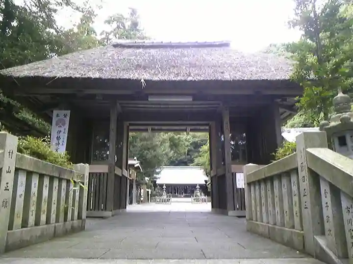川勾神社の山門・神門