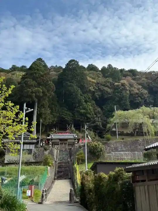 天神社の{uncategorized: "未分類", other: "その他", undefined: "問題あり", building: "その他建物", grave: "お墓", sacred_gate: "鳥居", guardian: "狛犬", statue: "像", buddha: "仏像", history: "歴史", nature: "自然", garden: "庭園", animal: "動物", pagoda: "塔", temizu: "手水舎", mountain_gate: "山門・神門", sanctuary: "本殿・本堂", subordinate: "末社・摂社", art: "芸術", scenery: "景色", jizo: "地蔵", ema: "絵馬", goshuin: "御朱印", omikuji: "おみくじ", items: "授与品その他", amulet: "お守り", goshuincho: "御朱印帳", eats: "食事", festival: "お祭り", votive_dance: "神楽", shichigosan: "七五三参", wedding: "結婚式", experience: "体験その他", initially: "初詣", around: "周辺", anti_infection: "感染症対策"}