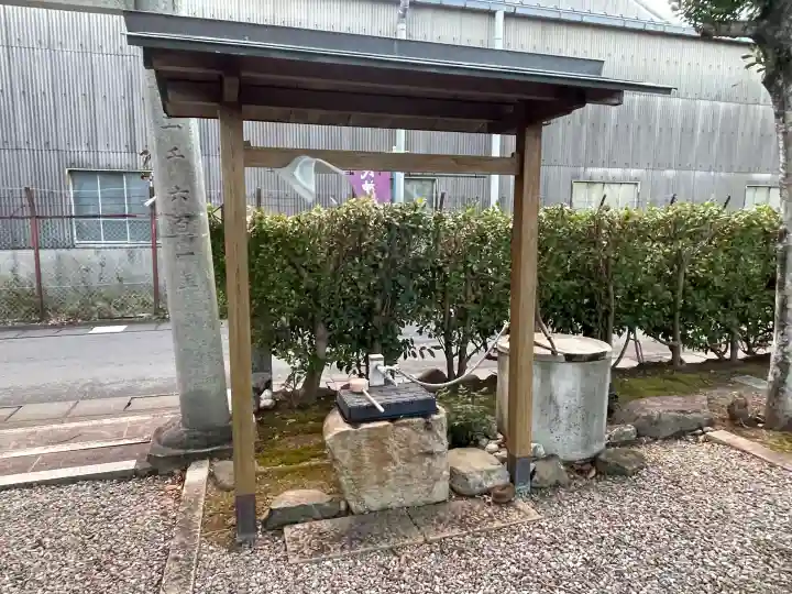 大口神社の{uncategorized: "未分類", other: "その他", undefined: "問題あり", building: "その他建物", grave: "お墓", sacred_gate: "鳥居", guardian: "狛犬", statue: "像", buddha: "仏像", history: "歴史", nature: "自然", garden: "庭園", animal: "動物", pagoda: "塔", temizu: "手水舎", mountain_gate: "山門・神門", sanctuary: "本殿・本堂", subordinate: "末社・摂社", art: "芸術", scenery: "景色", jizo: "地蔵", ema: "絵馬", goshuin: "御朱印", omikuji: "おみくじ", items: "授与品その他", amulet: "お守り", goshuincho: "御朱印帳", eats: "食事", festival: "お祭り", votive_dance: "神楽", shichigosan: "七五三参", wedding: "結婚式", experience: "体験その他", initially: "初詣", around: "周辺", anti_infection: "感染症対策"}