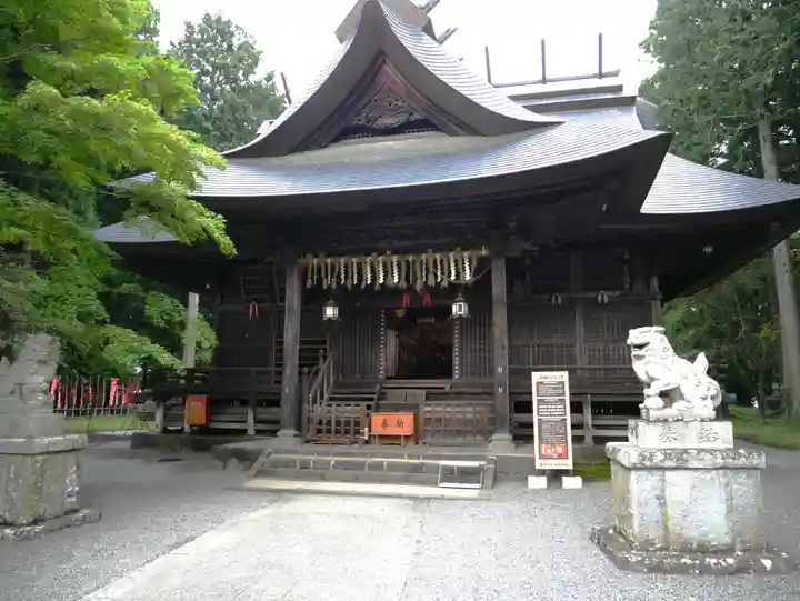 冨士御室浅間神社の本殿・本堂