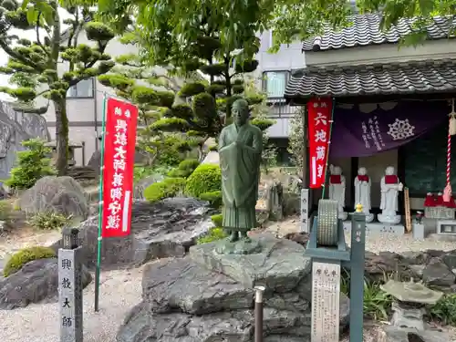 寳珠院（常楽寺）の像