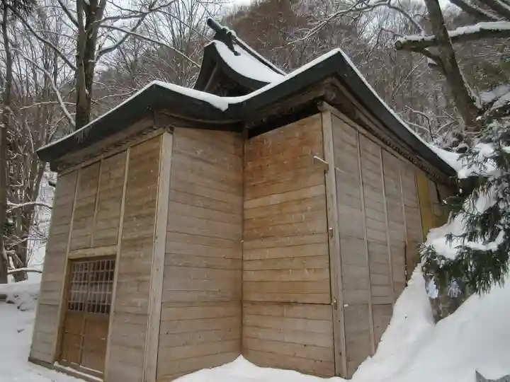 戸隠神社九頭龍社の本殿・本堂