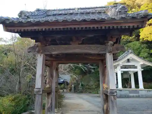 御橋観音寺の山門