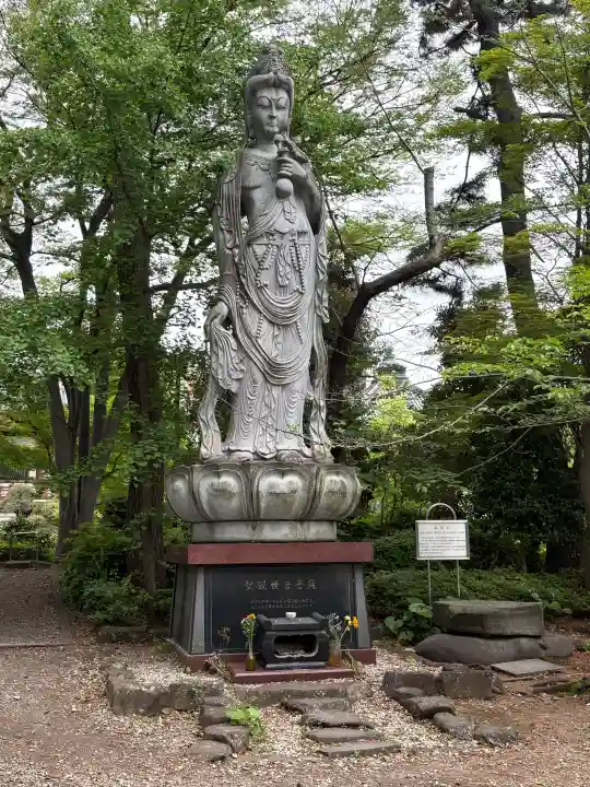 増上寺の{uncategorized: "未分類", other: "その他", undefined: "問題あり", building: "その他建物", grave: "お墓", sacred_gate: "鳥居", guardian: "狛犬", statue: "像", buddha: "仏像", history: "歴史", nature: "自然", garden: "庭園", animal: "動物", pagoda: "塔", temizu: "手水舎", mountain_gate: "山門・神門", sanctuary: "本殿・本堂", subordinate: "末社・摂社", art: "芸術", scenery: "景色", jizo: "地蔵", ema: "絵馬", goshuin: "御朱印", omikuji: "おみくじ", items: "授与品その他", amulet: "お守り", goshuincho: "御朱印帳", eats: "食事", festival: "お祭り", votive_dance: "神楽", shichigosan: "七五三参", wedding: "結婚式", experience: "体験その他", initially: "初詣", around: "周辺", anti_infection: "感染症対策"}