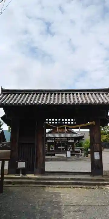 篠津神社の山門・神門