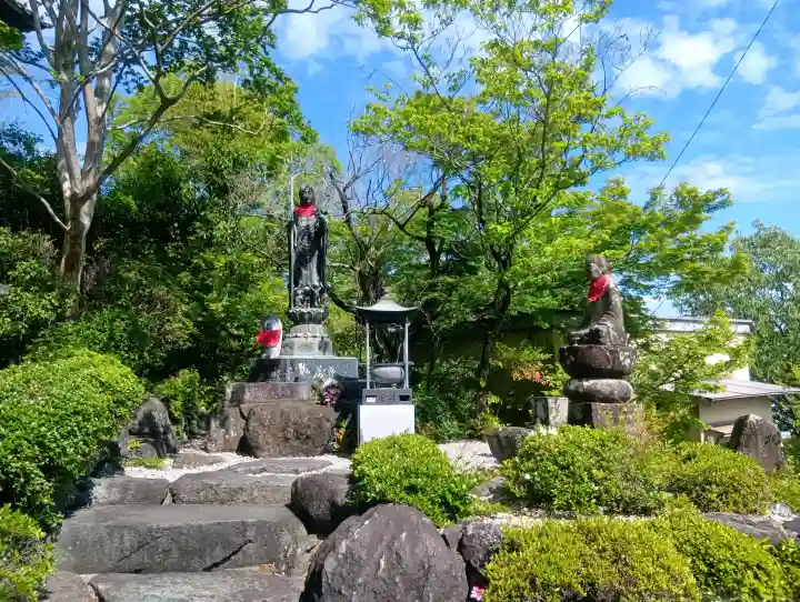 佛眼院の{uncategorized: "未分類", other: "その他", undefined: "問題あり", building: "その他建物", grave: "お墓", sacred_gate: "鳥居", guardian: "狛犬", statue: "像", buddha: "仏像", history: "歴史", nature: "自然", garden: "庭園", animal: "動物", pagoda: "塔", temizu: "手水舎", mountain_gate: "山門・神門", sanctuary: "本殿・本堂", subordinate: "末社・摂社", art: "芸術", scenery: "景色", jizo: "地蔵", ema: "絵馬", goshuin: "御朱印", omikuji: "おみくじ", items: "授与品その他", amulet: "お守り", goshuincho: "御朱印帳", eats: "食事", festival: "お祭り", votive_dance: "神楽", shichigosan: "七五三参", wedding: "結婚式", experience: "体験その他", initially: "初詣", around: "周辺", anti_infection: "感染症対策"}
