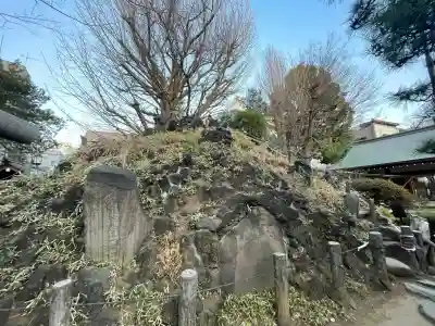 鳩森八幡神社の{uncategorized: "未分類", other: "その他", undefined: "問題あり", building: "その他建物", grave: "お墓", sacred_gate: "鳥居", guardian: "狛犬", statue: "像", buddha: "仏像", history: "歴史", nature: "自然", garden: "庭園", animal: "動物", pagoda: "塔", temizu: "手水舎", mountain_gate: "山門・神門", sanctuary: "本殿・本堂", subordinate: "末社・摂社", art: "芸術", scenery: "景色", jizo: "地蔵", ema: "絵馬", goshuin: "御朱印", omikuji: "おみくじ", items: "授与品その他", amulet: "お守り", goshuincho: "御朱印帳", eats: "食事", festival: "お祭り", votive_dance: "神楽", shichigosan: "七五三参", wedding: "結婚式", experience: "体験その他", initially: "初詣", around: "周辺", anti_infection: "感染症対策"}