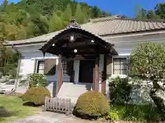 興徳寺の本殿