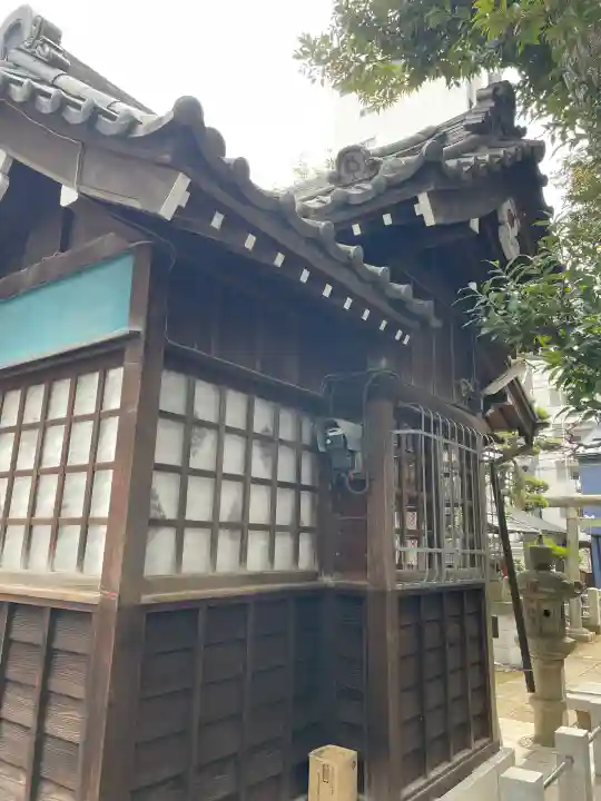 石井神社の{uncategorized: "未分類", other: "その他", undefined: "問題あり", building: "その他建物", grave: "お墓", sacred_gate: "鳥居", guardian: "狛犬", statue: "像", buddha: "仏像", history: "歴史", nature: "自然", garden: "庭園", animal: "動物", pagoda: "塔", temizu: "手水舎", mountain_gate: "山門・神門", sanctuary: "本殿・本堂", subordinate: "末社・摂社", art: "芸術", scenery: "景色", jizo: "地蔵", ema: "絵馬", goshuin: "御朱印", omikuji: "おみくじ", items: "授与品その他", amulet: "お守り", goshuincho: "御朱印帳", eats: "食事", festival: "お祭り", votive_dance: "神楽", shichigosan: "七五三参", wedding: "結婚式", experience: "体験その他", initially: "初詣", around: "周辺", anti_infection: "感染症対策"}