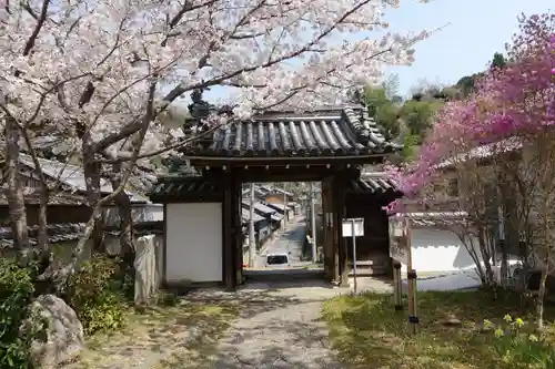 神童寺の山門