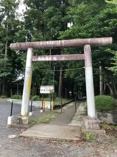 中氷川神社の鳥居