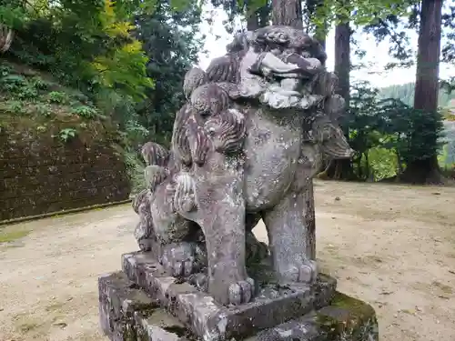 宇志多気社の狛犬