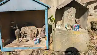 滝の不動尊の末社・摂社