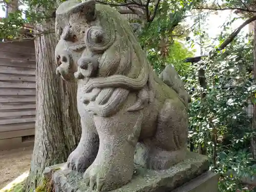 諏訪神社の狛犬