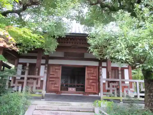 石峯寺の本殿・本堂
