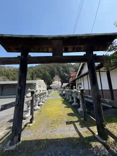 佐々井厳島神社の{uncategorized: "未分類", other: "その他", undefined: "問題あり", building: "その他建物", grave: "お墓", sacred_gate: "鳥居", guardian: "狛犬", statue: "像", buddha: "仏像", history: "歴史", nature: "自然", garden: "庭園", animal: "動物", pagoda: "塔", temizu: "手水舎", mountain_gate: "山門・神門", sanctuary: "本殿・本堂", subordinate: "末社・摂社", art: "芸術", scenery: "景色", jizo: "地蔵", ema: "絵馬", goshuin: "御朱印", omikuji: "おみくじ", items: "授与品その他", amulet: "お守り", goshuincho: "御朱印帳", eats: "食事", festival: "お祭り", votive_dance: "神楽", shichigosan: "七五三参", wedding: "結婚式", experience: "体験その他", initially: "初詣", around: "周辺", anti_infection: "感染症対策"}