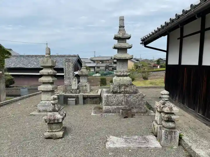 地安寺の{uncategorized: "未分類", other: "その他", undefined: "問題あり", building: "その他建物", grave: "お墓", sacred_gate: "鳥居", guardian: "狛犬", statue: "像", buddha: "仏像", history: "歴史", nature: "自然", garden: "庭園", animal: "動物", pagoda: "塔", temizu: "手水舎", mountain_gate: "山門・神門", sanctuary: "本殿・本堂", subordinate: "末社・摂社", art: "芸術", scenery: "景色", jizo: "地蔵", ema: "絵馬", goshuin: "御朱印", omikuji: "おみくじ", items: "授与品その他", amulet: "お守り", goshuincho: "御朱印帳", eats: "食事", festival: "お祭り", votive_dance: "神楽", shichigosan: "七五三参", wedding: "結婚式", experience: "体験その他", initially: "初詣", around: "周辺", anti_infection: "感染症対策"}