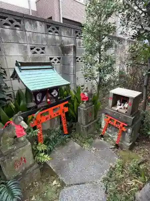 四谷於岩稲荷田宮神社の{uncategorized: "未分類", other: "その他", undefined: "問題あり", building: "その他建物", grave: "お墓", sacred_gate: "鳥居", guardian: "狛犬", statue: "像", buddha: "仏像", history: "歴史", nature: "自然", garden: "庭園", animal: "動物", pagoda: "塔", temizu: "手水舎", mountain_gate: "山門・神門", sanctuary: "本殿・本堂", subordinate: "末社・摂社", art: "芸術", scenery: "景色", jizo: "地蔵", ema: "絵馬", goshuin: "御朱印", omikuji: "おみくじ", items: "授与品その他", amulet: "お守り", goshuincho: "御朱印帳", eats: "食事", festival: "お祭り", votive_dance: "神楽", shichigosan: "七五三参", wedding: "結婚式", experience: "体験その他", initially: "初詣", around: "周辺", anti_infection: "感染症対策"}
