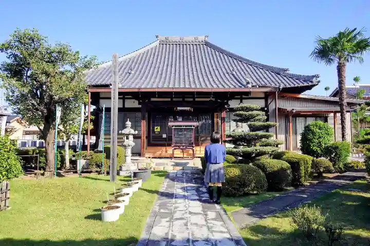 薬師寺(北外山)の本殿・本堂