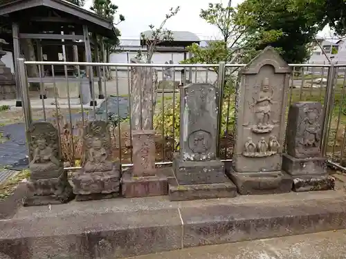 柄沢神社の仏像