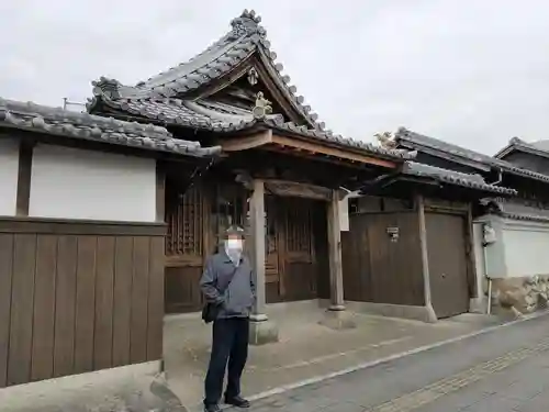 青大悲寺の山門