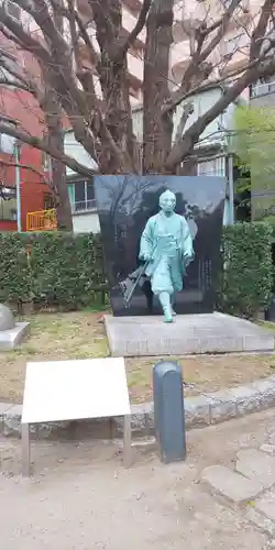 富岡八幡宮の像