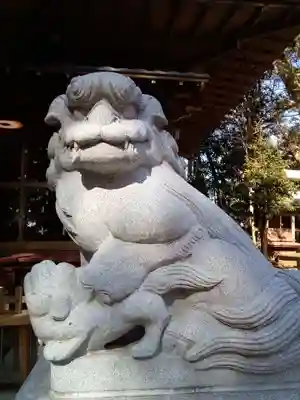 三代王神社の狛犬
