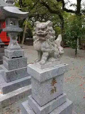 導きの神大牟田熊野神社の狛犬