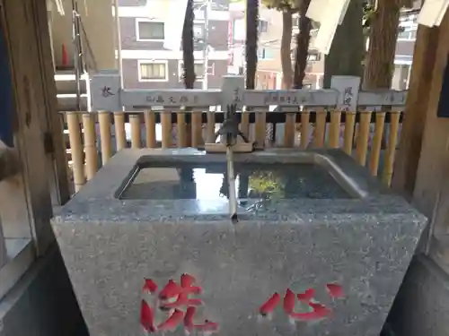 高円寺氷川神社の手水舎