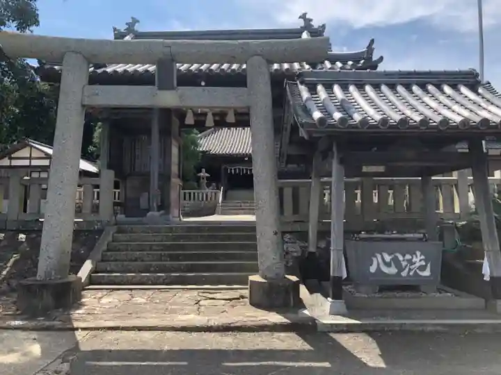 湊口神社の鳥居