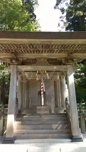 出羽神社(出羽三山神社)～三神合祭殿～の末社