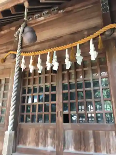 神明神社の本殿