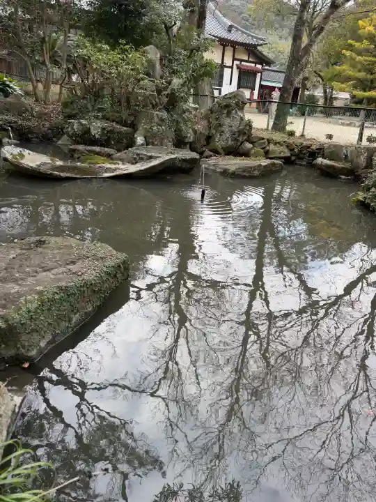 佐志八幡宮(佐志八幡神社)の{uncategorized: "未分類", other: "その他", undefined: "問題あり", building: "その他建物", grave: "お墓", sacred_gate: "鳥居", guardian: "狛犬", statue: "像", buddha: "仏像", history: "歴史", nature: "自然", garden: "庭園", animal: "動物", pagoda: "塔", temizu: "手水舎", mountain_gate: "山門・神門", sanctuary: "本殿・本堂", subordinate: "末社・摂社", art: "芸術", scenery: "景色", jizo: "地蔵", ema: "絵馬", goshuin: "御朱印", omikuji: "おみくじ", items: "授与品その他", amulet: "お守り", goshuincho: "御朱印帳", eats: "食事", festival: "お祭り", votive_dance: "神楽", shichigosan: "七五三参", wedding: "結婚式", experience: "体験その他", initially: "初詣", around: "周辺", anti_infection: "感染症対策"}