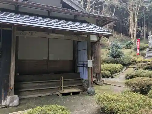 林蔵坊の{uncategorized: "未分類", other: "その他", undefined: "問題あり", building: "その他建物", grave: "お墓", sacred_gate: "鳥居", guardian: "狛犬", statue: "像", buddha: "仏像", history: "歴史", nature: "自然", garden: "庭園", animal: "動物", pagoda: "塔", temizu: "手水舎", mountain_gate: "山門・神門", sanctuary: "本殿・本堂", subordinate: "末社・摂社", art: "芸術", scenery: "景色", jizo: "地蔵", ema: "絵馬", goshuin: "御朱印", omikuji: "おみくじ", items: "授与品その他", amulet: "お守り", goshuincho: "御朱印帳", eats: "食事", festival: "お祭り", votive_dance: "神楽", shichigosan: "七五三参", wedding: "結婚式", experience: "体験その他", initially: "初詣", around: "周辺", anti_infection: "感染症対策"}