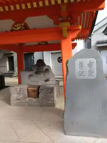 穴八幡宮の末社