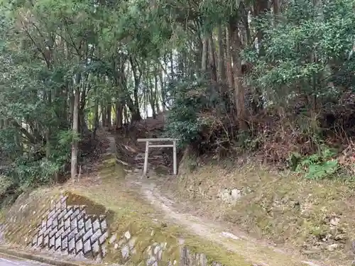 神社（名称不明）の鳥居