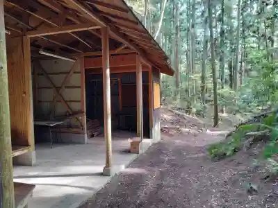 首塚大明神の{uncategorized: "未分類", other: "その他", undefined: "問題あり", building: "その他建物", grave: "お墓", sacred_gate: "鳥居", guardian: "狛犬", statue: "像", buddha: "仏像", history: "歴史", nature: "自然", garden: "庭園", animal: "動物", pagoda: "塔", temizu: "手水舎", mountain_gate: "山門・神門", sanctuary: "本殿・本堂", subordinate: "末社・摂社", art: "芸術", scenery: "景色", jizo: "地蔵", ema: "絵馬", goshuin: "御朱印", omikuji: "おみくじ", items: "授与品その他", amulet: "お守り", goshuincho: "御朱印帳", eats: "食事", festival: "お祭り", votive_dance: "神楽", shichigosan: "七五三参", wedding: "結婚式", experience: "体験その他", initially: "初詣", around: "周辺", anti_infection: "感染症対策"}