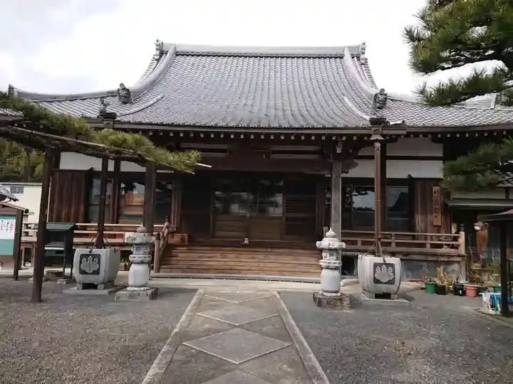 転輪寺の本殿・本堂