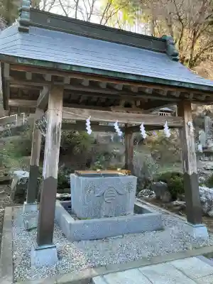 御嶽山神社の{uncategorized: "未分類", other: "その他", undefined: "問題あり", building: "その他建物", grave: "お墓", sacred_gate: "鳥居", guardian: "狛犬", statue: "像", buddha: "仏像", history: "歴史", nature: "自然", garden: "庭園", animal: "動物", pagoda: "塔", temizu: "手水舎", mountain_gate: "山門・神門", sanctuary: "本殿・本堂", subordinate: "末社・摂社", art: "芸術", scenery: "景色", jizo: "地蔵", ema: "絵馬", goshuin: "御朱印", omikuji: "おみくじ", items: "授与品その他", amulet: "お守り", goshuincho: "御朱印帳", eats: "食事", festival: "お祭り", votive_dance: "神楽", shichigosan: "七五三参", wedding: "結婚式", experience: "体験その他", initially: "初詣", around: "周辺", anti_infection: "感染症対策"}
