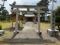 龍王神社(三四軒屋龍王神社)の{uncategorized: "未分類", other: "その他", undefined: "問題あり", building: "その他建物", grave: "お墓", sacred_gate: "鳥居", guardian: "狛犬", statue: "像", buddha: "仏像", history: "歴史", nature: "自然", garden: "庭園", animal: "動物", pagoda: "塔", temizu: "手水舎", mountain_gate: "山門・神門", sanctuary: "本殿・本堂", subordinate: "末社・摂社", art: "芸術", scenery: "景色", jizo: "地蔵", ema: "絵馬", goshuin: "御朱印", omikuji: "おみくじ", items: "授与品その他", amulet: "お守り", goshuincho: "御朱印帳", eats: "食事", festival: "お祭り", votive_dance: "神楽", shichigosan: "七五三参", wedding: "結婚式", experience: "体験その他", initially: "初詣", around: "周辺", anti_infection: "感染症対策"}
