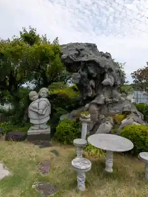 長福寺の{uncategorized: "未分類", other: "その他", undefined: "問題あり", building: "その他建物", grave: "お墓", sacred_gate: "鳥居", guardian: "狛犬", statue: "像", buddha: "仏像", history: "歴史", nature: "自然", garden: "庭園", animal: "動物", pagoda: "塔", temizu: "手水舎", mountain_gate: "山門・神門", sanctuary: "本殿・本堂", subordinate: "末社・摂社", art: "芸術", scenery: "景色", jizo: "地蔵", ema: "絵馬", goshuin: "御朱印", omikuji: "おみくじ", items: "授与品その他", amulet: "お守り", goshuincho: "御朱印帳", eats: "食事", festival: "お祭り", votive_dance: "神楽", shichigosan: "七五三参", wedding: "結婚式", experience: "体験その他", initially: "初詣", around: "周辺", anti_infection: "感染症対策"}
