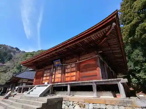 温泉寺の本殿