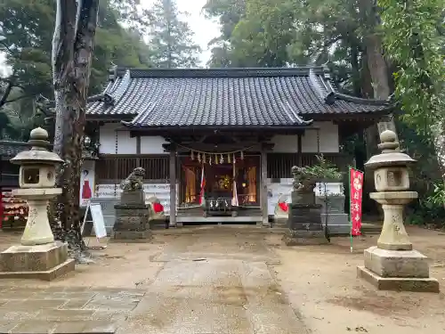 日吉神社の{uncategorized: "未分類", other: "その他", undefined: "問題あり", building: "その他建物", grave: "お墓", sacred_gate: "鳥居", guardian: "狛犬", statue: "像", buddha: "仏像", history: "歴史", nature: "自然", garden: "庭園", animal: "動物", pagoda: "塔", temizu: "手水舎", mountain_gate: "山門・神門", sanctuary: "本殿・本堂", subordinate: "末社・摂社", art: "芸術", scenery: "景色", jizo: "地蔵", ema: "絵馬", goshuin: "御朱印", omikuji: "おみくじ", items: "授与品その他", amulet: "お守り", goshuincho: "御朱印帳", eats: "食事", festival: "お祭り", votive_dance: "神楽", shichigosan: "七五三参", wedding: "結婚式", experience: "体験その他", initially: "初詣", around: "周辺", anti_infection: "感染症対策"}