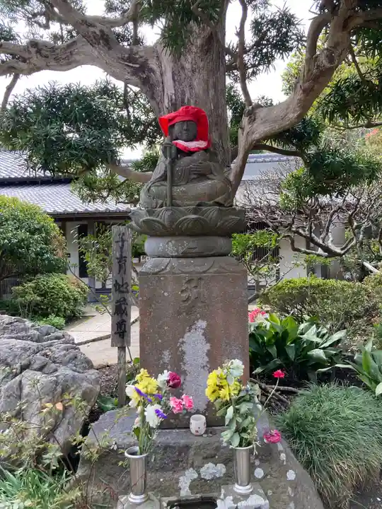 極楽寺(霊鷲山感應院極楽律寺)の地蔵