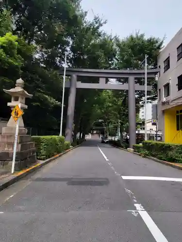 渋谷氷川神社の鳥居