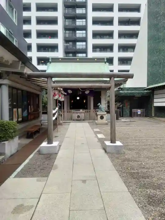 宮益御嶽神社の鳥居